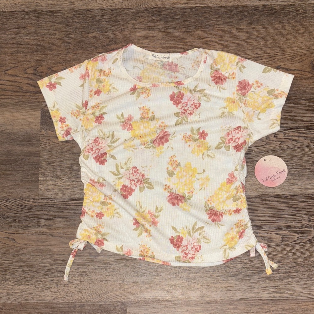 Full Circle Trends with Love Floral Print Short Sleeve Top size L